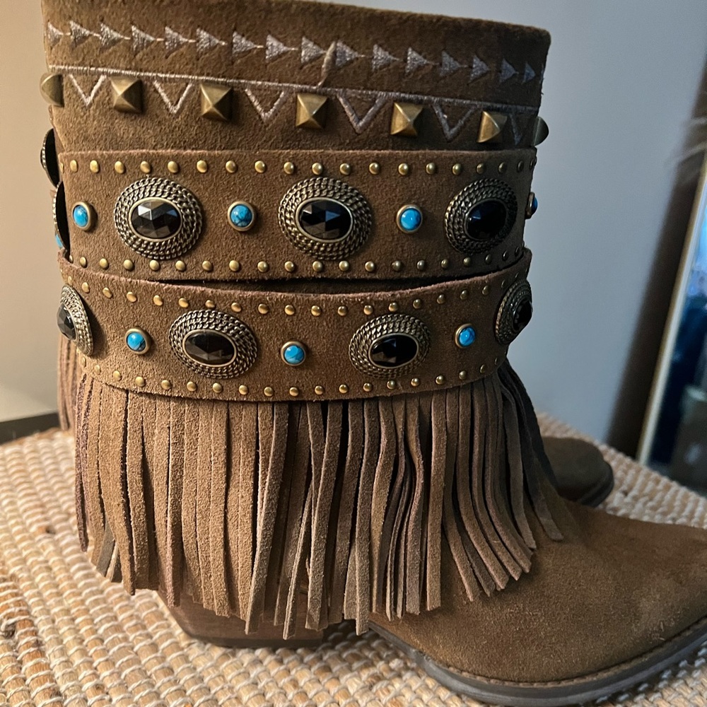Ankle fringe cowgirl boots size 7